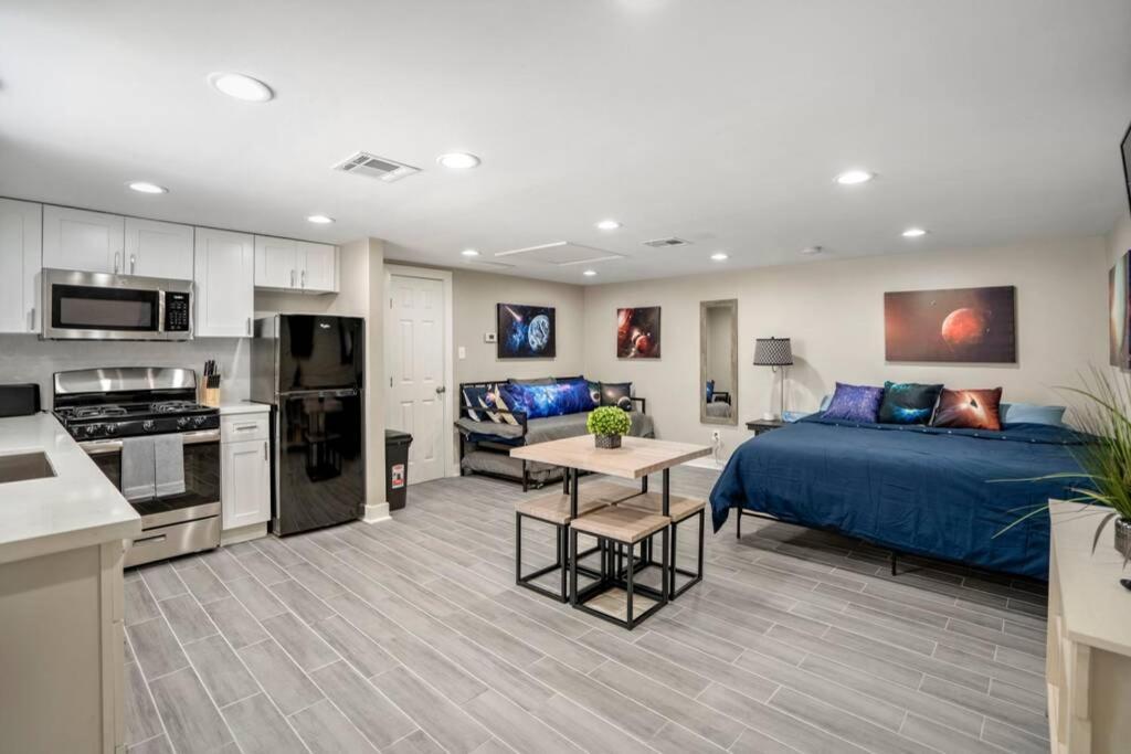 Cosmic Studio At North Downtown Villa Houston Exterior photo